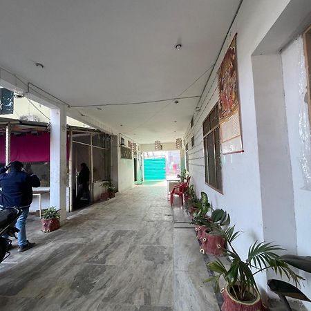 Shree Krishna Garden Hotel Jhusi Bagian luar foto