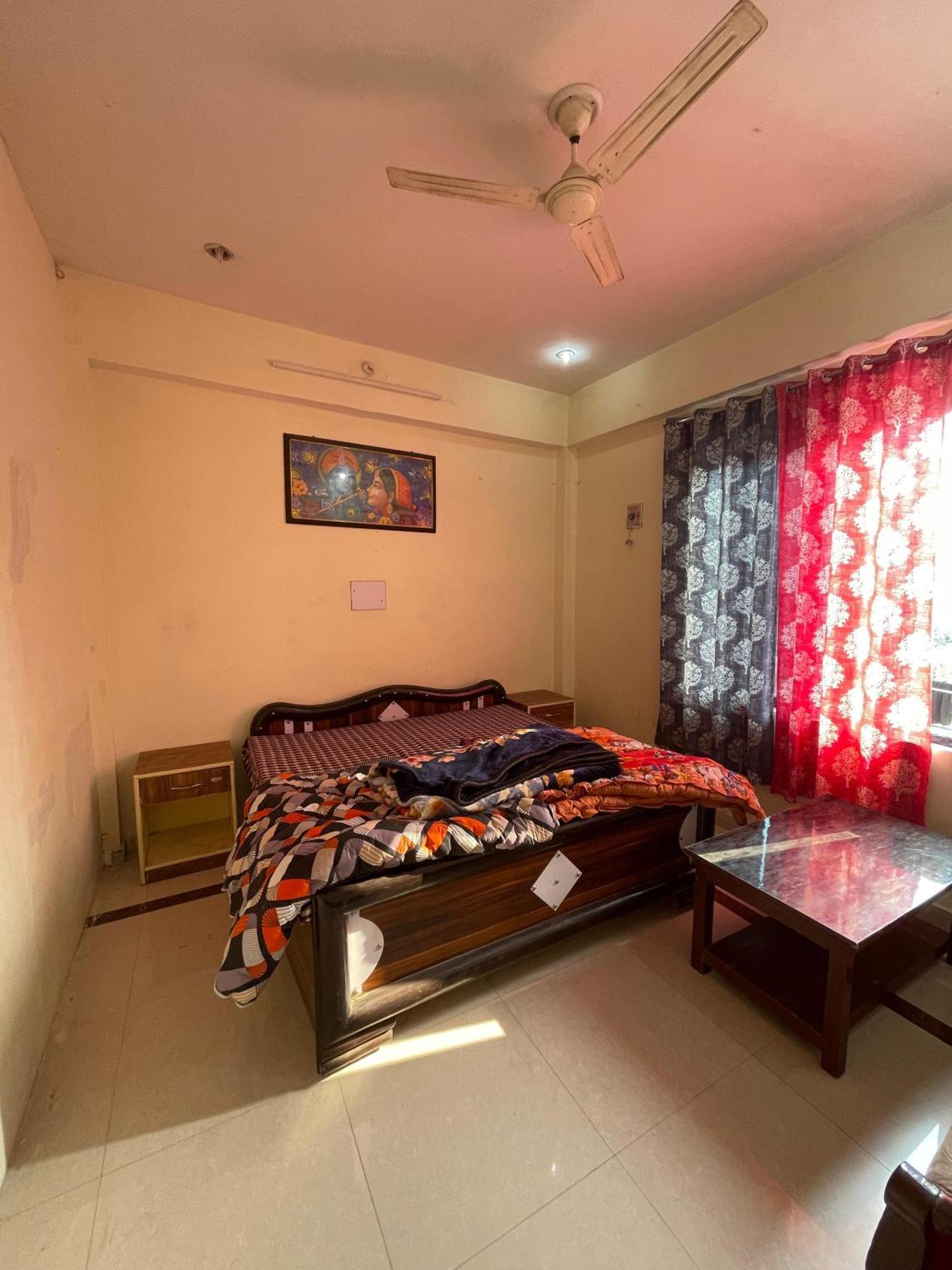 Shree Krishna Garden Hotel Jhusi Bagian luar foto