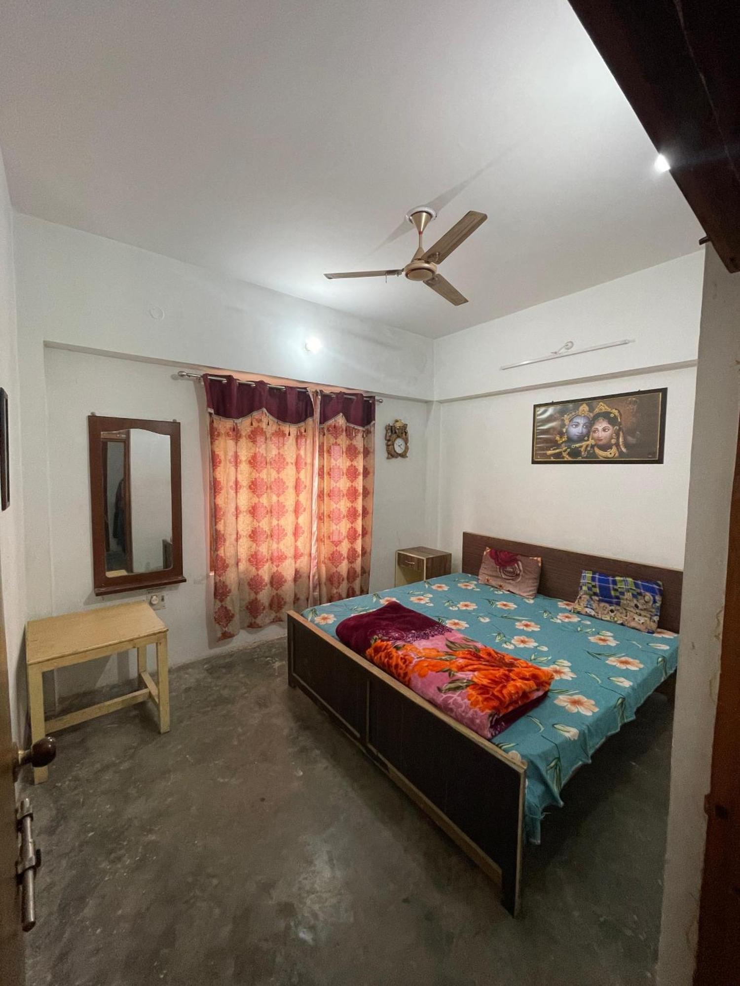 Shree Krishna Garden Hotel Jhusi Bagian luar foto