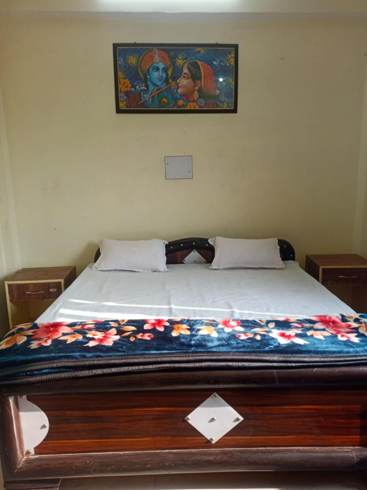 Shree Krishna Garden Hotel Jhusi Bagian luar foto