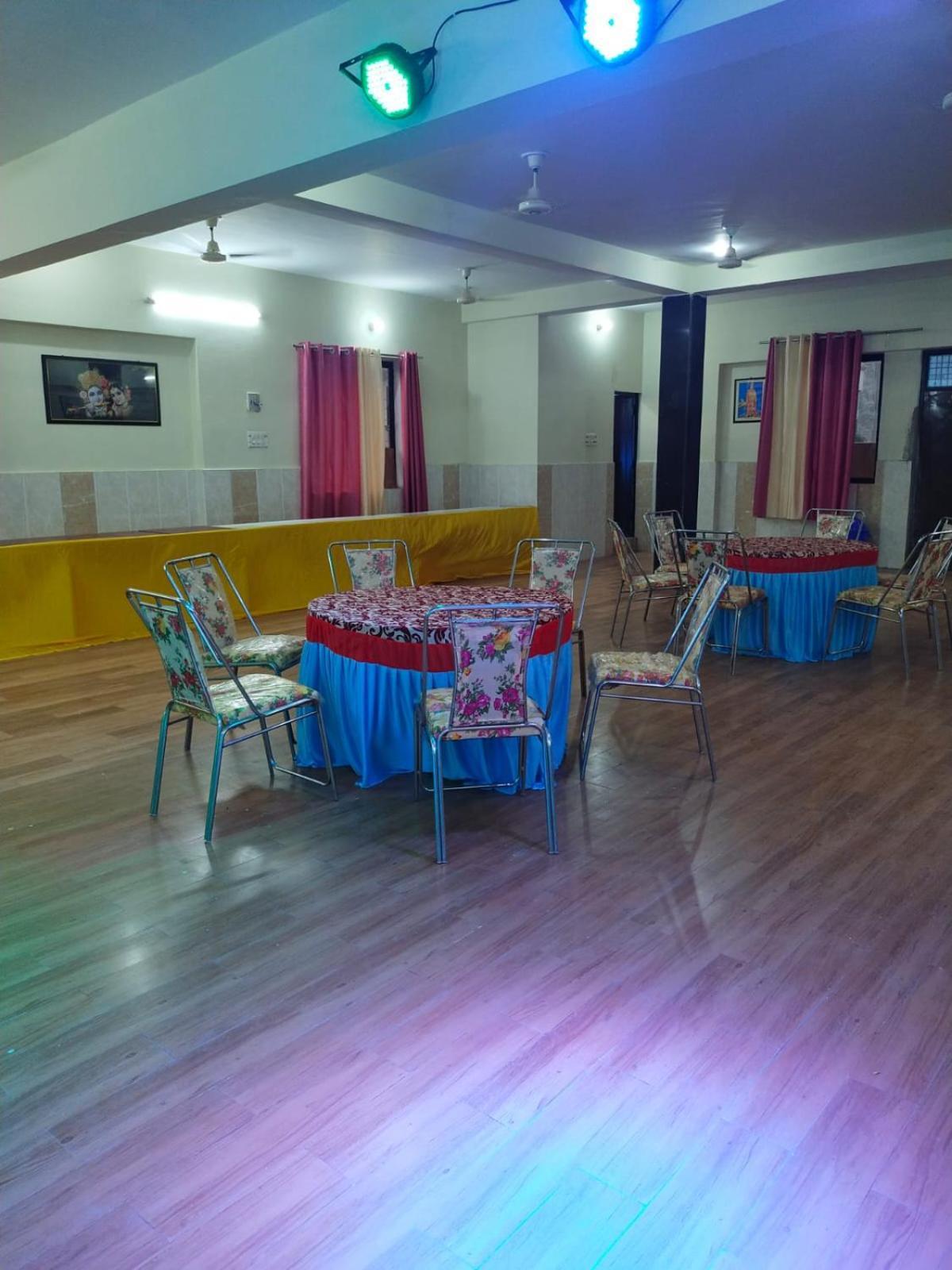 Shree Krishna Garden Hotel Jhusi Bagian luar foto