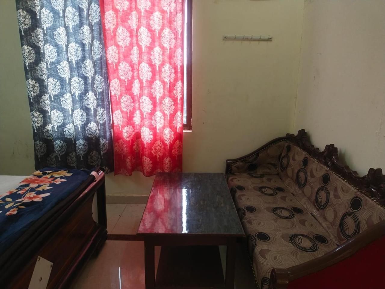 Shree Krishna Garden Hotel Jhusi Bagian luar foto